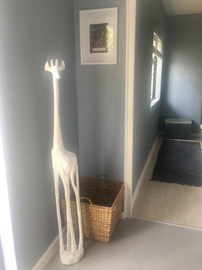 Table Mountain Guest Cottage With Private Garden Кейптаун Екстериор снимка